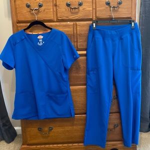 Dickies petite small royal blue scrub set